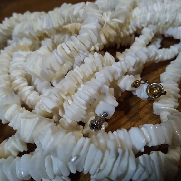 Lot Of 14 White Shell Bracelets And Necklaces - Picture 1 of 10